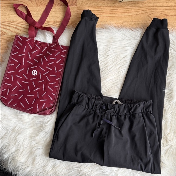 Lululemon on the fly joggers - Picture 2 of 5